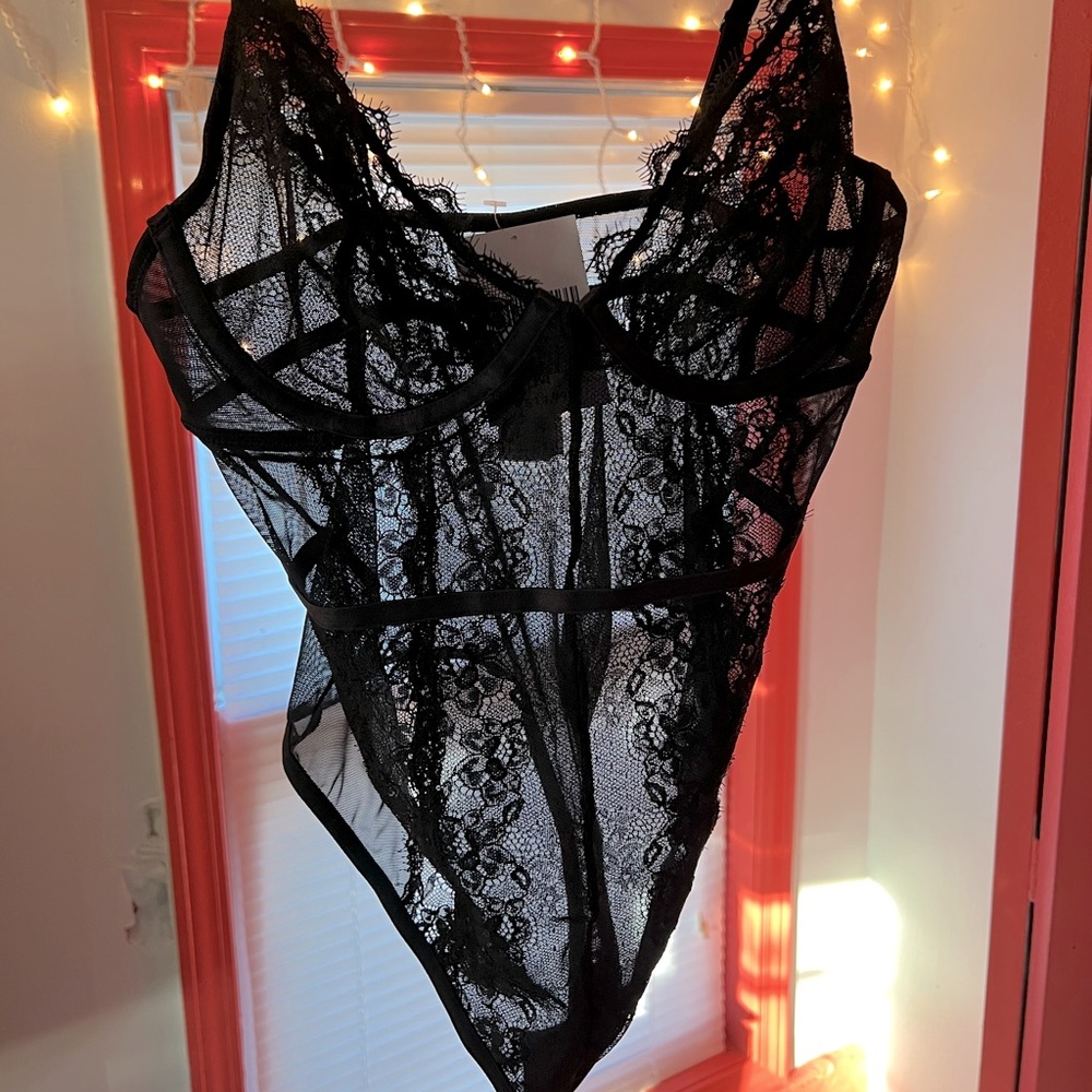 NWT F21 bodysuit lingerie | Black lace | Size M